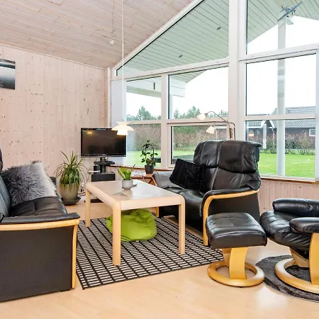 6 Person Holiday In